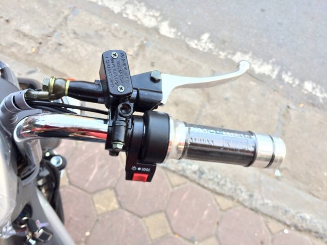 tay ga xe đạp điện Nijia 2014 phanh đĩa kiểu mới kèm theo củ dầu của phanh đĩa